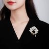 Fashionable and Luxurious Vine Flower Brooch, Elegant and Grand Crystal Brooch, Light and Luxurious Design Brooch