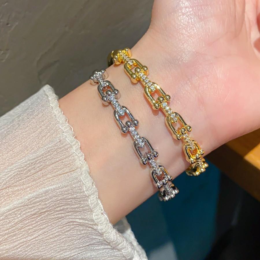 Light Luxury Alphabet Charm Bracelet With Electroplated Copper For Fashionable Women