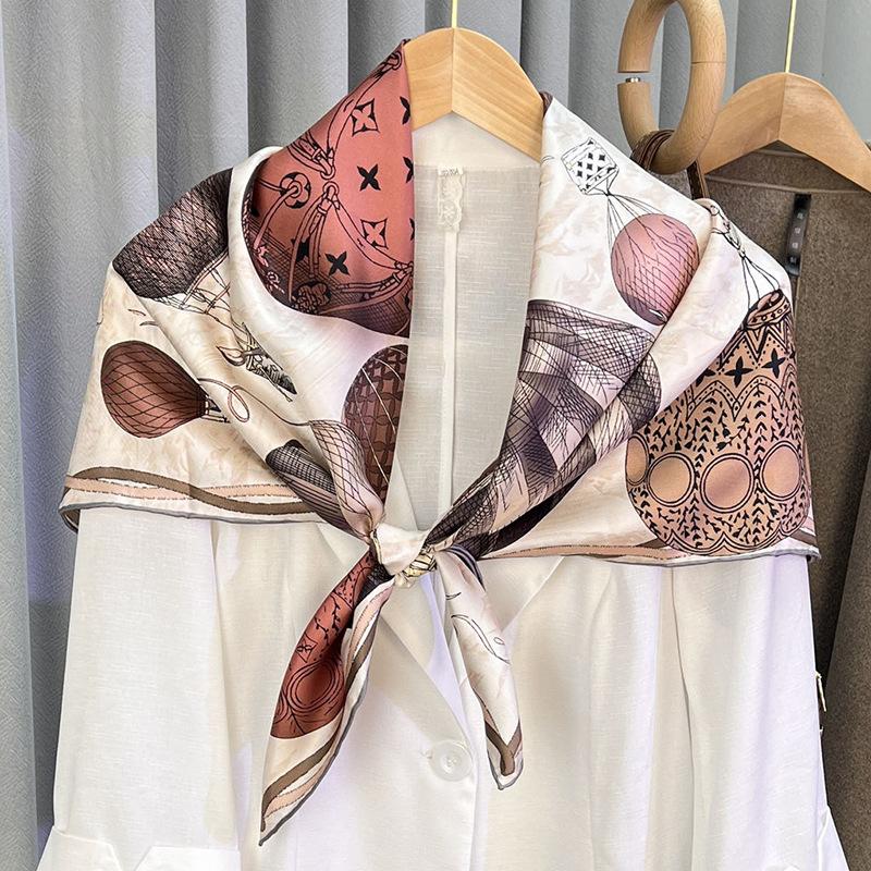 Hot Air Balloon Love Comfortable Skin Silk Square Scarf Elegant Style Design Silk Versatile Shawl 90 Square Scarves