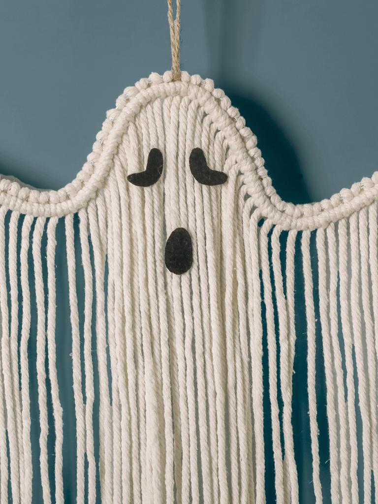 White Macrame Halloween Ghost Wall Hanging Tapestry, Hand-Woven Tassels Tapestries for Home, Bedroom Living Room Wall Decor Gift