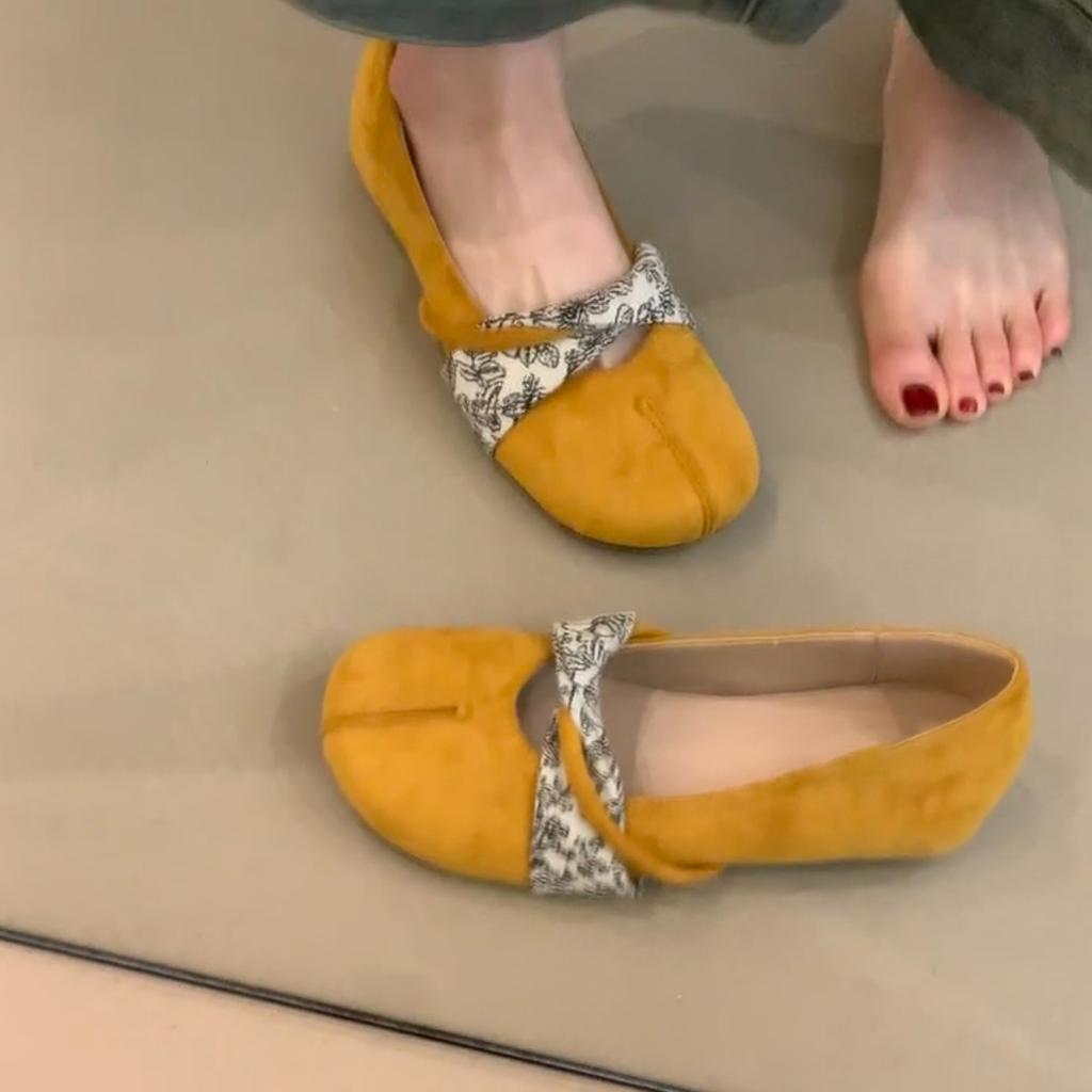 Sheepskin version~ New Chinese shallow mouth round head ballet shoes for women with one foot flat bottom inner height increase versatile retro si