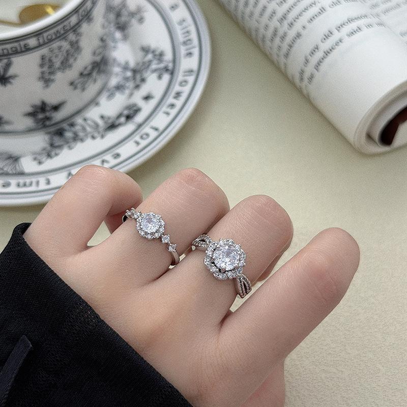 Light Luxury And Elegant Full Of Diamonds, Flower Group Setting, Main Diamond Full Of Diamonds, Zir*****Pen Ring, Exquisite Niche High-End Ring, Woman