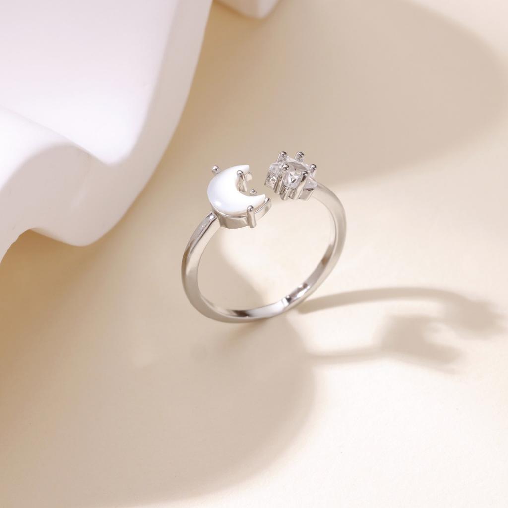 Hot-selling zir*****pen ring women's fashion simple wind moon butterfly diamond ring jewelry