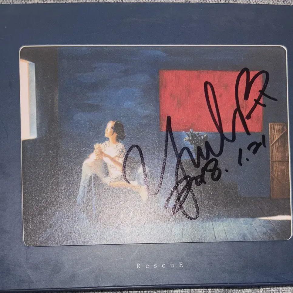 

Подписанный альбом Yunha 5th Rescue