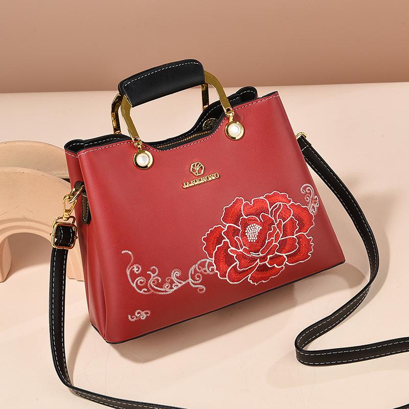 Elegant Embroidered Peony Red Handbag Crossbody Bag for Wedding Mother-in-law Fashionable Chinese Style Women's Tote Bag