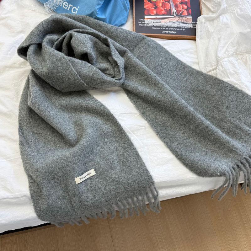 Unisex Wool Tassel Scarf: Solid Color, Soft and Warm for Autumn/Winter—Enhances Skin Radiance