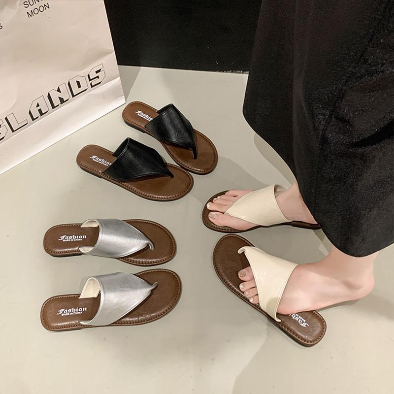 Soft-soled clip-toe flip-flops women's summer wear new beach vacation fashion flat sandals shoes