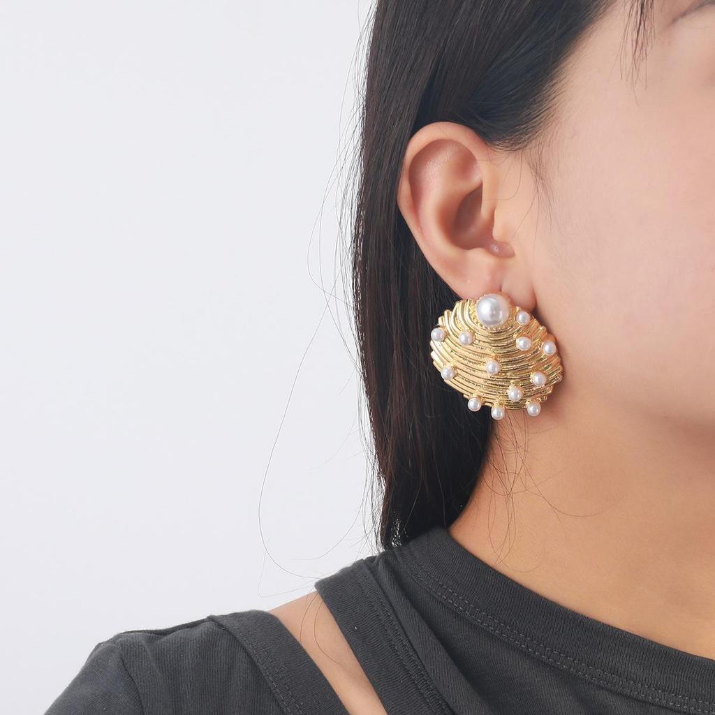 Conch Pearl Ladies Earrings