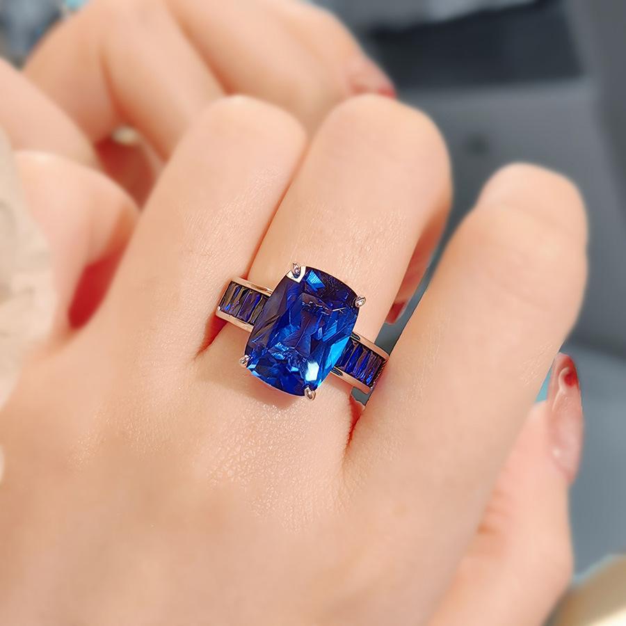 Vintage Mittelalterlicher Stil Täglicher Fetter Rechteckiger Rosa Diamant Eisblumenschliff Ring Hoher Sinn Hochkarätiger Diamant Blauer Spinell Damenring