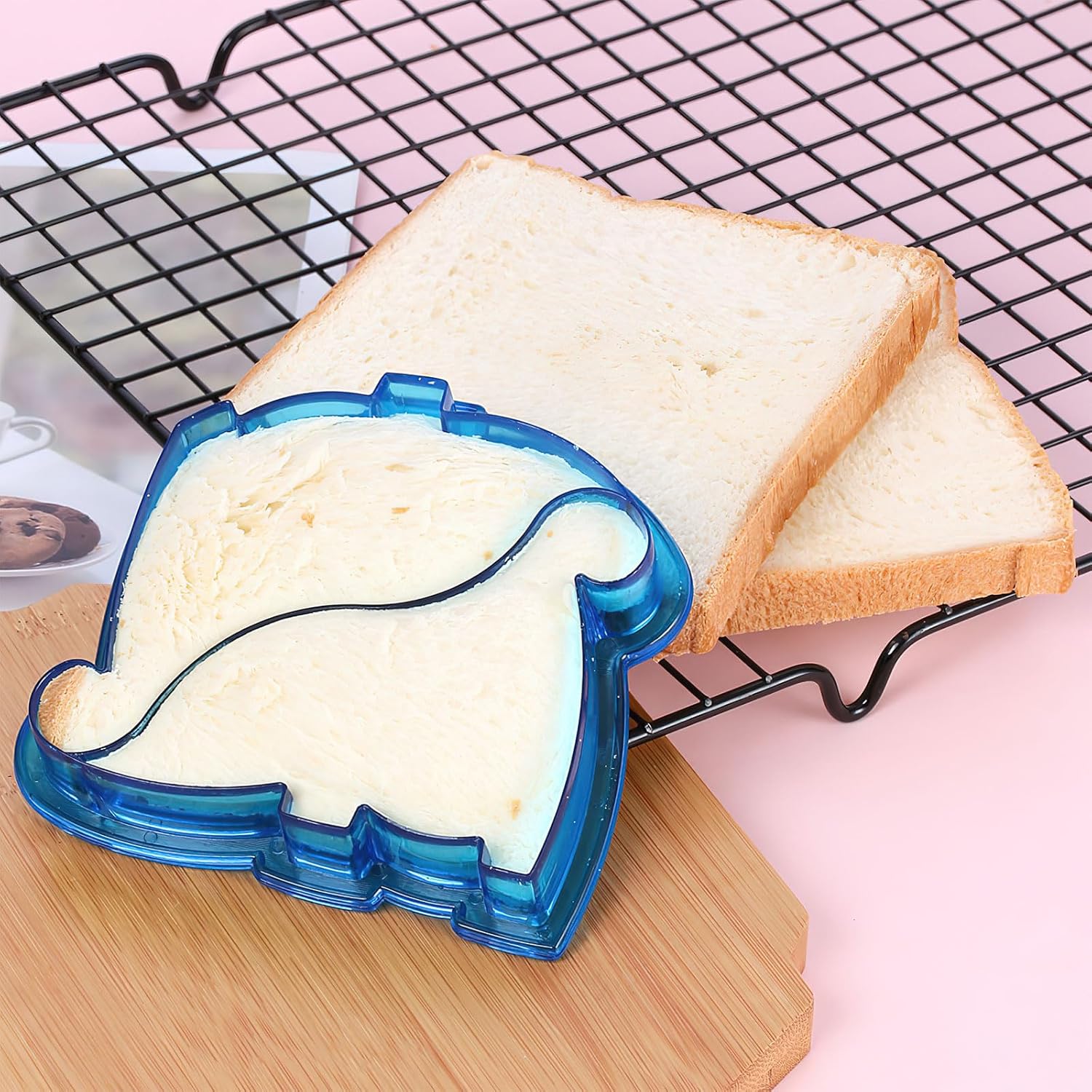 

Sandwich Cutter Bread Mold Bread Knife Sandwich Cutter Sealer Kids Cartoon Squirrel Sea Dog for Bento Lunch Boxes Accessories