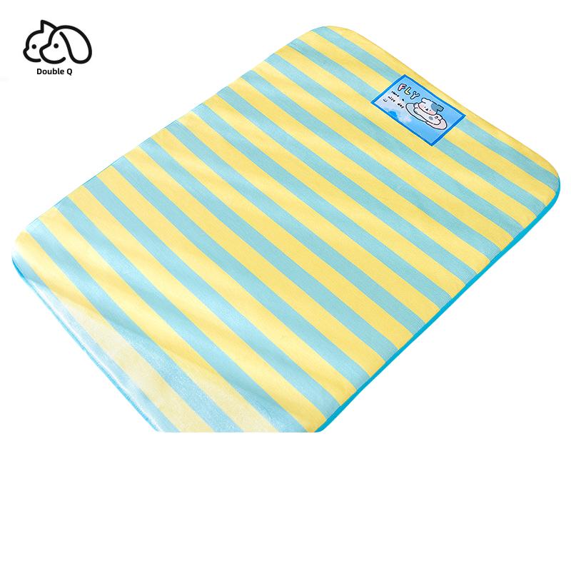 

Modern Summer Cooling Nest for Dogs Cats Cartoon Striped Ice Silk PVC Pet Bed Mat Animal Print Comfortable Cooling Pet Pad 45 35 1.5cm зелёный