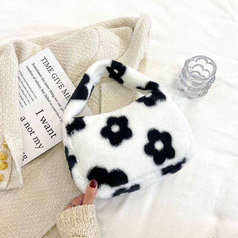 Cute cow print bag for women, autumn/winter new trendy velvet versatile student shoulder underarm plush bag