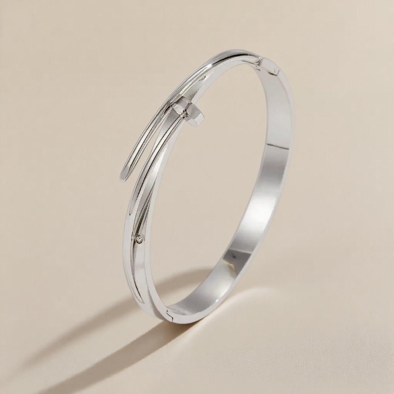 European & American Colorfast Stainless Steel Women s Bracelet - Elegant Titanium Home Nail Design