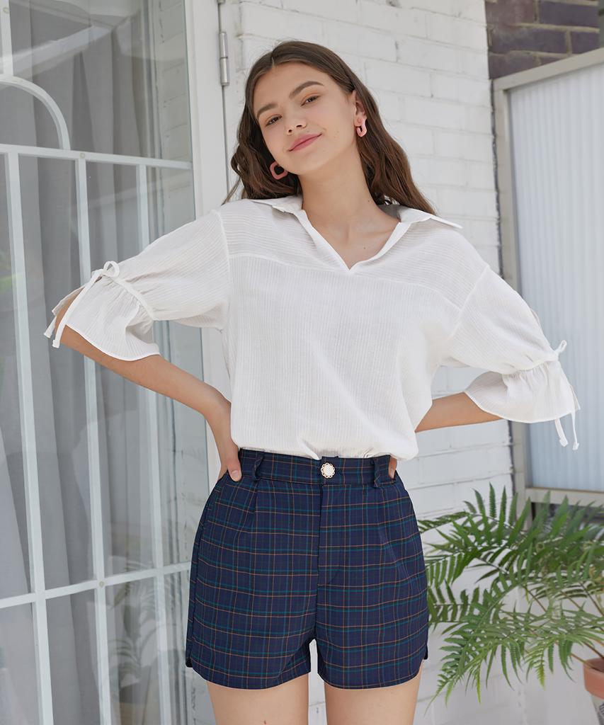 DEAR,PEER V-Collar Blouse In Ivory