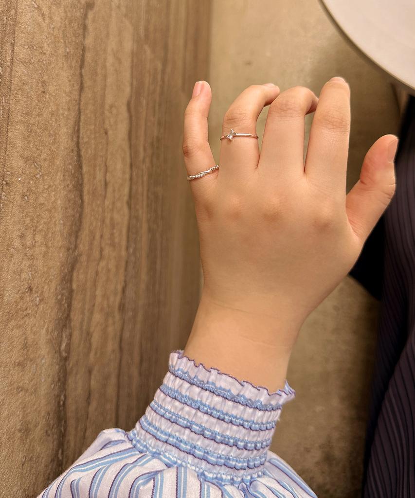 Code.H (Silver 925) Twist Dot Ring