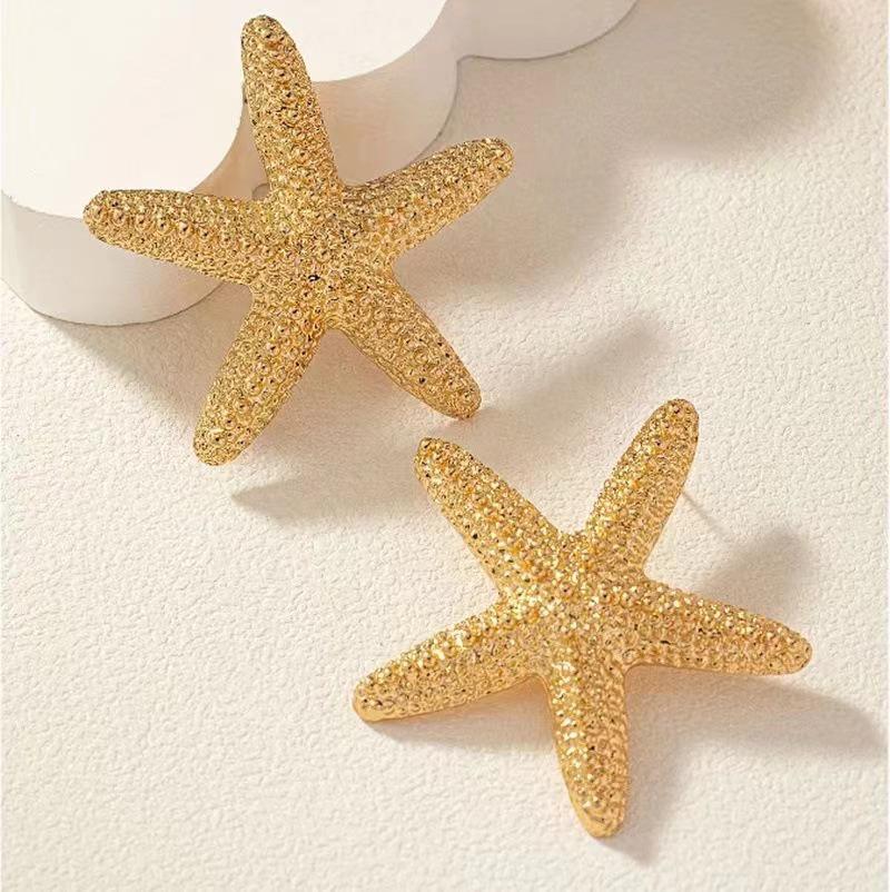 Starfish Geometric Stud Earrings: European & American Metal Textured Design