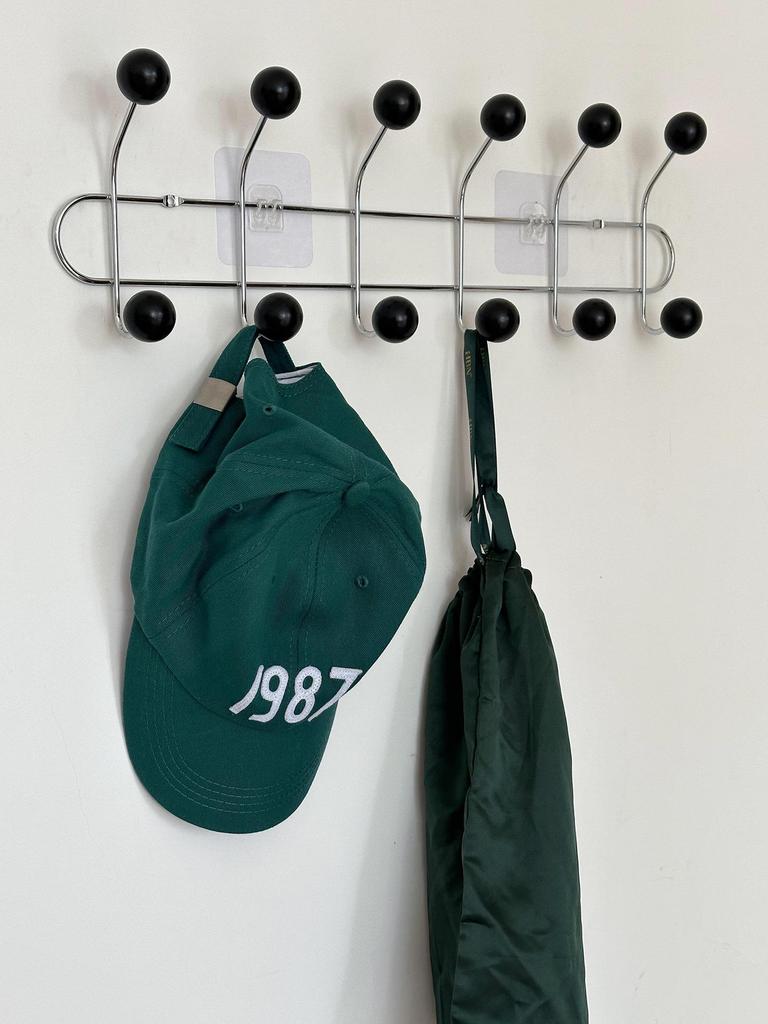 Seamless Iron Art Wall Hook for Clothes and Hats - Home and Wardrobe Decoration