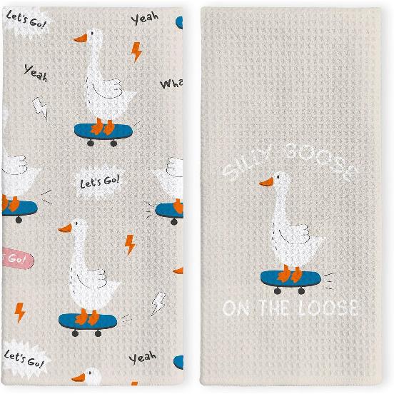Silly Goose on The Loose Decoration Kitchen Towels Dish Towels, Goose Lover Gifts Hand Towels for Bathroom Kitchen Home Decor, Silly Goose Decor Hand