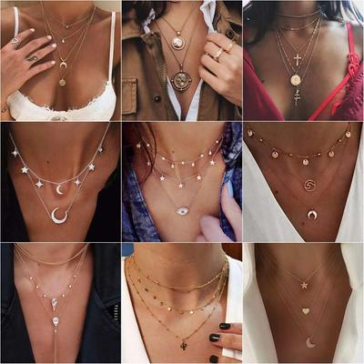 Collana da donna europea e americana a strati in metallo: Semplice Ciondolo Lungo Croce & Luna