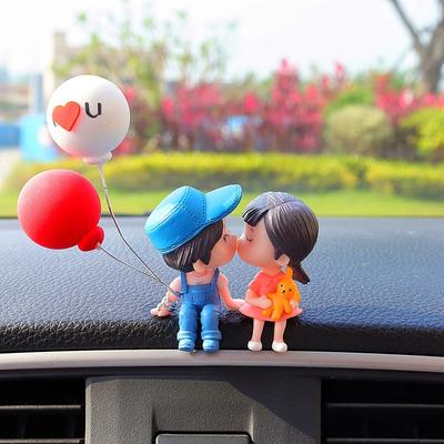 Autodekoration Niedliche Cartoon Paare Autospiegel Zubehör Actionfigur Figuren Ballon Ornament Auto Innenraum Armaturenbrett Geschenk