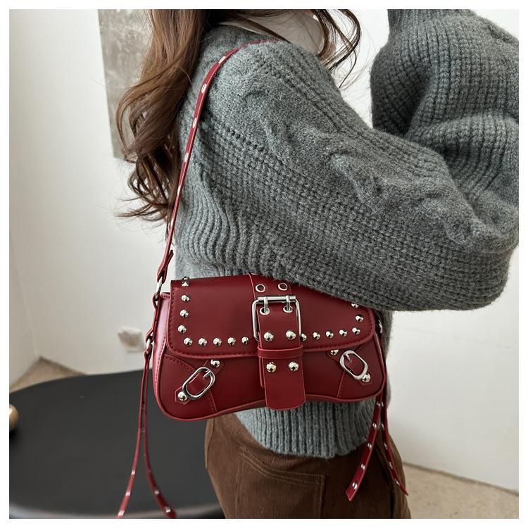 

Shoulder Bag for Women Punk Style Purse PU Leather Rock Fashi Handbags with Rivet Small Trendy Armpit Purse Bolso Mujer