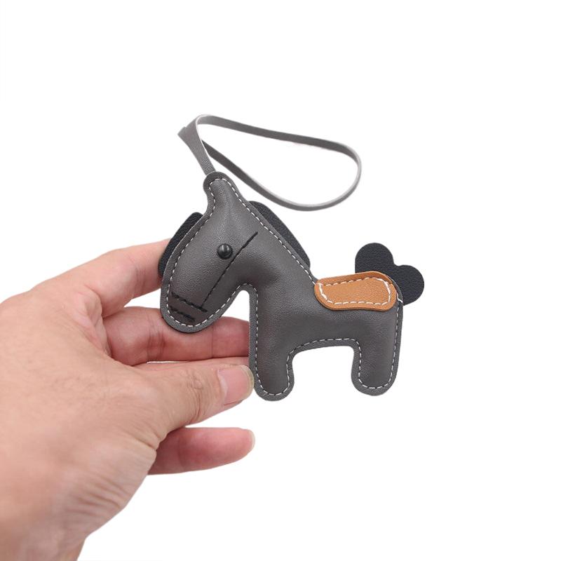 Pu Leather Tiny Horse Key Chains Cute Fashion Women Men'S Cartoon Horse Car Keyring Bag Pendant Charm New Year Jewelry Gifts