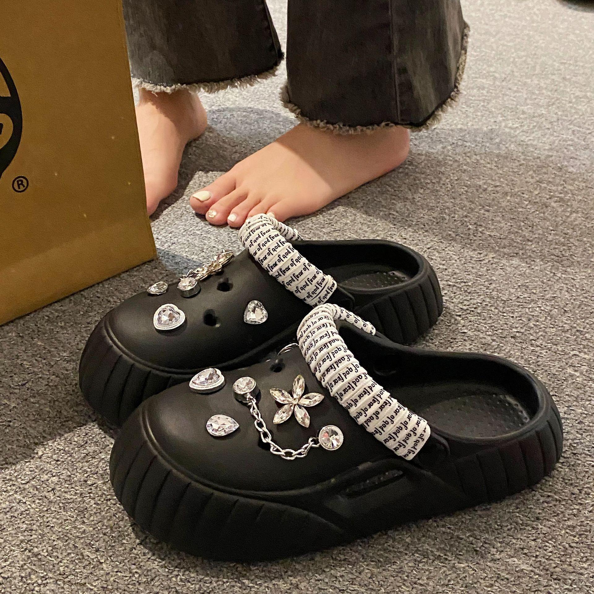 

Women s Hole Shoes Summer Cartoon Accessories Hole Slippers Anti Slip Thick Sole Indoor Sandals Outdoor Beach Slippers Sandals 38-39 чёрный