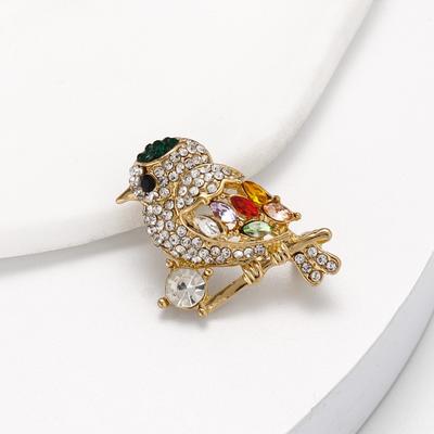 Fashion Trends Magpie Bird Brooch Cute Personality Lucky Colored Pin Corsage Couple Accessories Holiday Party Gifts