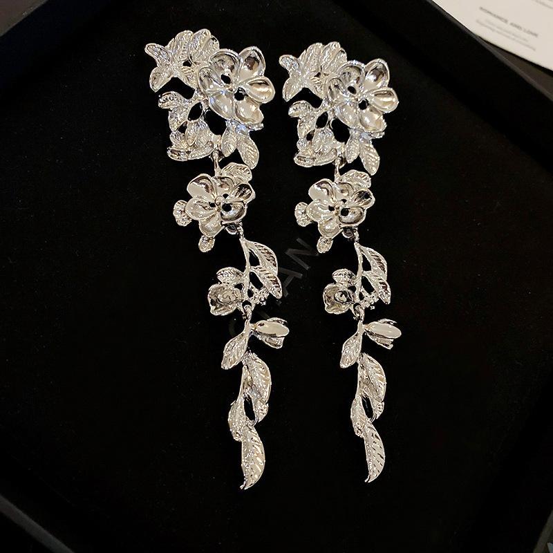 

GemChic женские серьги-гвоздики с иглой, цветком и листком, серьги с кисточками, изысканные модные серьги, ювелирные изделия на день рождения, Рождество, подарок