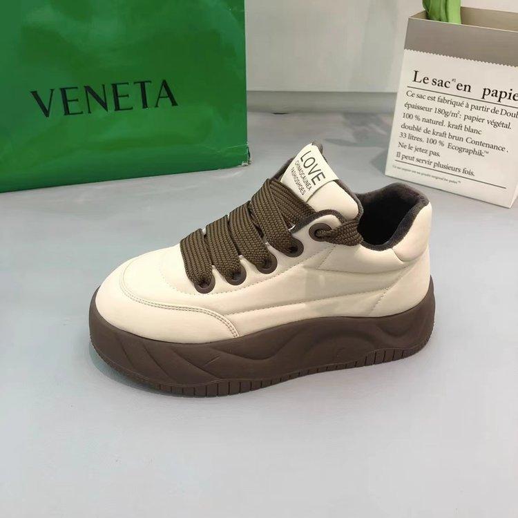 

Хлопковые утепленные бархатные повседневные женские туфли-хлебцы на толстой подошве с увеличением роста, новинка зимы 2024 года, универсальные хлопковые женские туфли 40