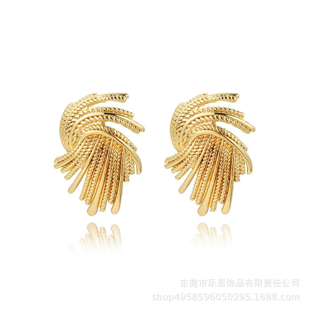 Gold Retro Irregular Shaped Stainless Steel Stud Earrings for Women – Trendy and Exaggerated European and American Style