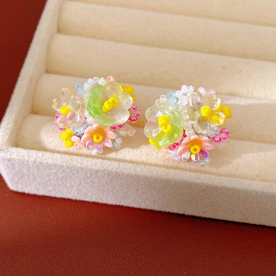 Forest Story: Sweet Style Contrasting Flower Stud Earrings for Women – Fresh, Fashionable, Light Luxury Feel