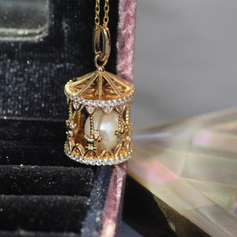Original New Merry-Go-Round Pendant Romantic Cute Style  Inlaid Small Fine Diamond Pearl Necklace Jewelry Bottom Can Open