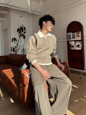 Men's V-Neck Knit Two-Piece Style Pullover Sweater - Relaxed Fit for Autumn/Winter