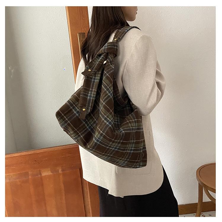 Woolen Plaid Bag Women's Large-capacity New Autumn and Winter Versatile Shoulder Messenger Bag Casual