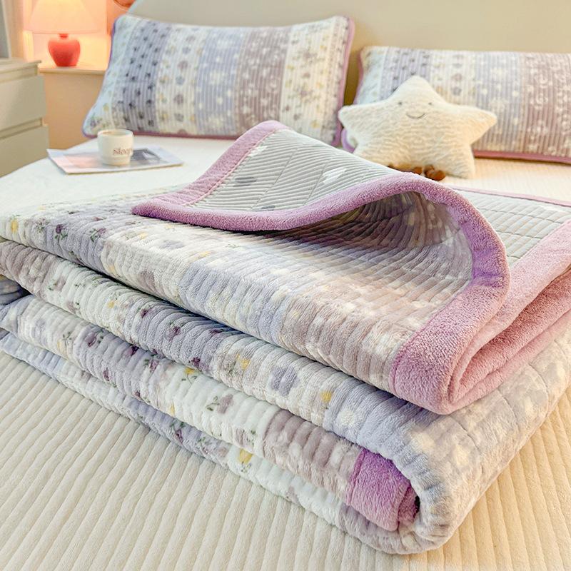 Zimní silný mléčný sametový přehoz na postel, tatami rohož s bavlněným kang přehozem, protiskluzová matrace, hřejivé prostěradlo z korálového sametu