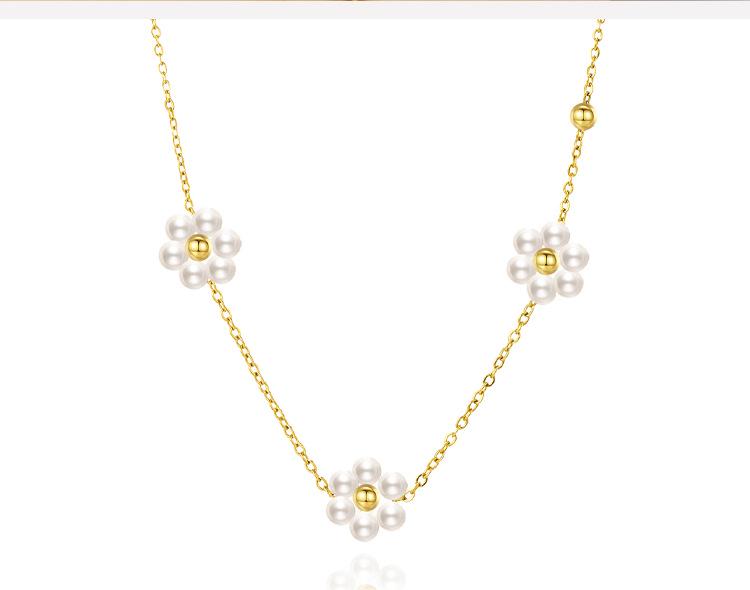 Pearl Flower Necklace for Women: Gold-Plated Titanium Steel, Colorfast, Cute Clavicle Chain