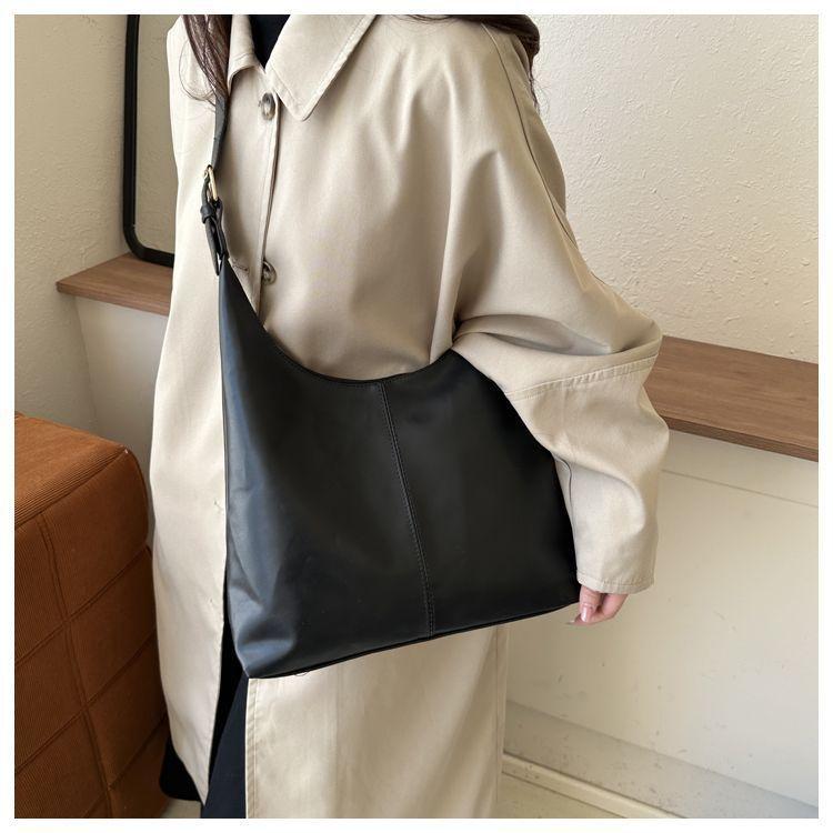 Large-capacity commuting new autumn and winter popular solid color simple texture casual oblique span single shoulder tote bag women