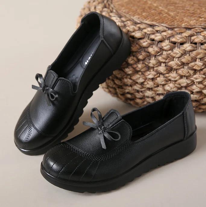 Nowe Wiosenne Mokasyny na Miękkiej Podeszwie Antypoślizgowe Buty Codzienne Damskie Wygodne Buty do Pracy Modne Klasyczne Codzienne Skórzane Buty dla Mamy