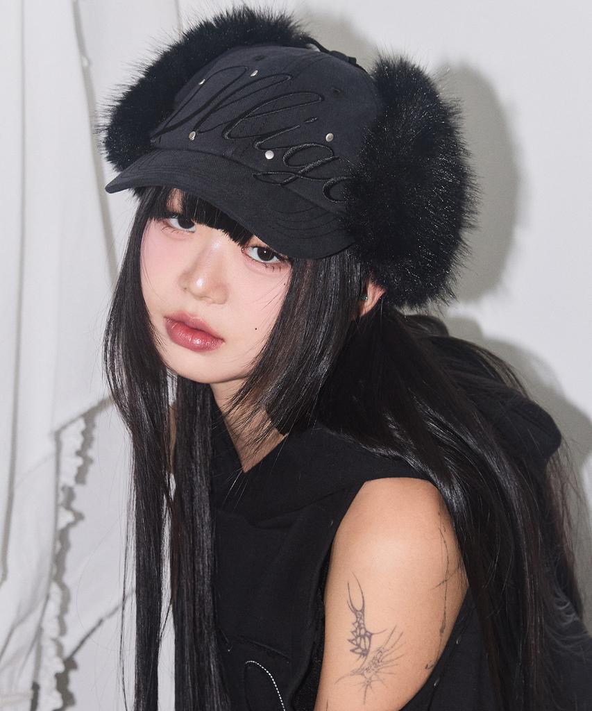ILLIGO Fluffy Earflap Cap Black