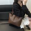 Street Style Large Capacity Pu Tote Bag With Zipper Closure For Casual Everyday Use
