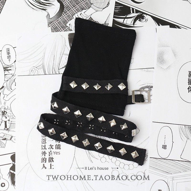 

Black Punk Mechanical Style Rivet Twining Wristbands Stylish Decadent Half Finger Oversleeves Asian Culture Female Wrist Strap Cool Handsome Black/Left hand single