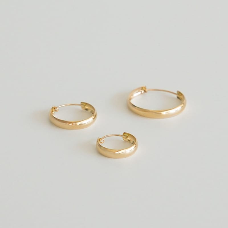 Modernlike 14k Gold Single / 14k Crescent Moon Hoop Earrings