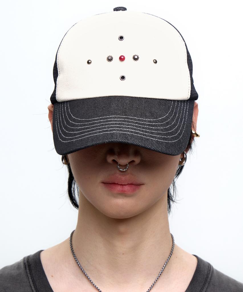 Aleseueseussi Western Rivet Mesh Cap - Black/Ivory