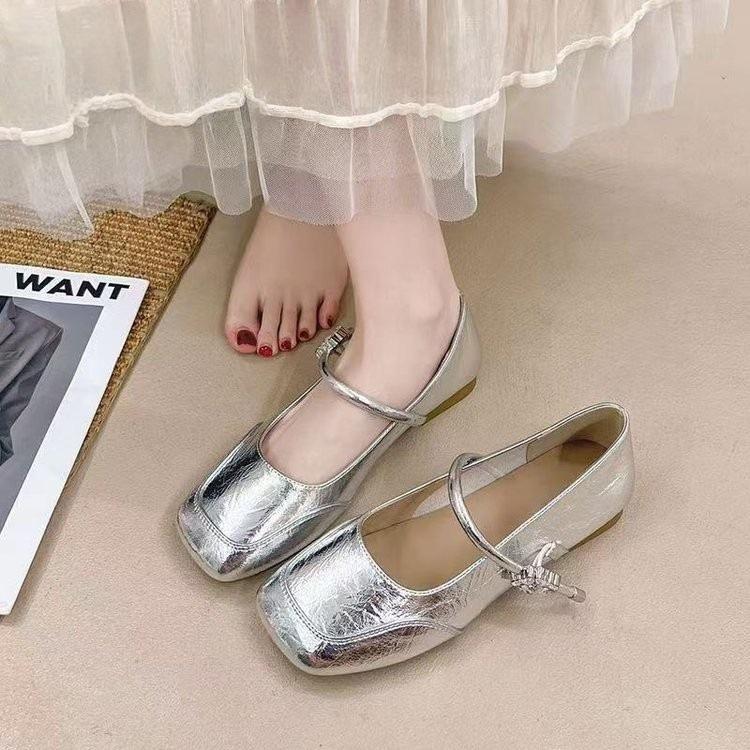French retro Mary Jane shoes women's 2025 spring and autumn new versatile single shoes light mouth silver small leather shoes Doudou shoes