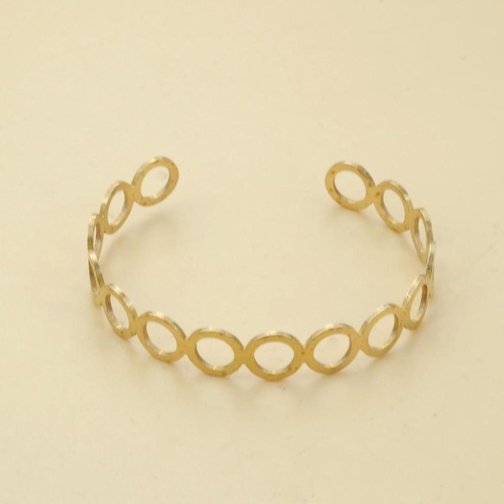 Elegant Star Circle Hollow Bracelet - Versatile European & American Style for Women