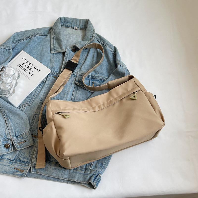 Stylish And Spacious Canvas Tote Bag For Women In Minimalist Design 2024 Edition