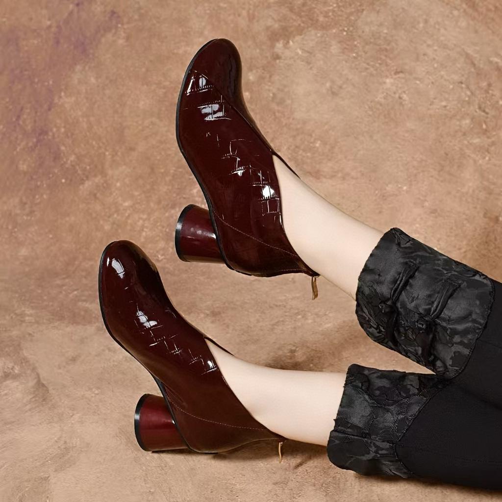 Round Head Thick Heel Short Boots Women's 2025 European and American Style Round Head Rear Zipper Fashion Boots Niche Personalized Leather Boots Wo