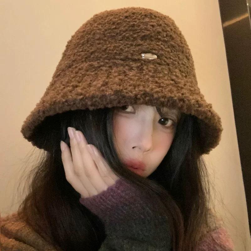 Knitted Fisherman's Hat for Women A Retro Autumn and Winter Hat with A Large Head Circumference To Show Off The Face A Small and Versatile Basin Hat