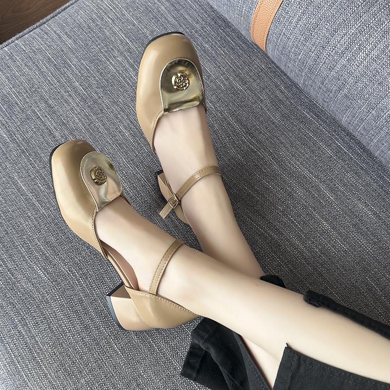 Soft Leather Version French High Heel Sandals Women Summer New Style Beautiful Match Skirts Roman Shoe Style Leisure Footwear